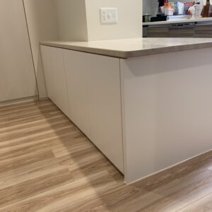 スッキリ　キッチン収納棚